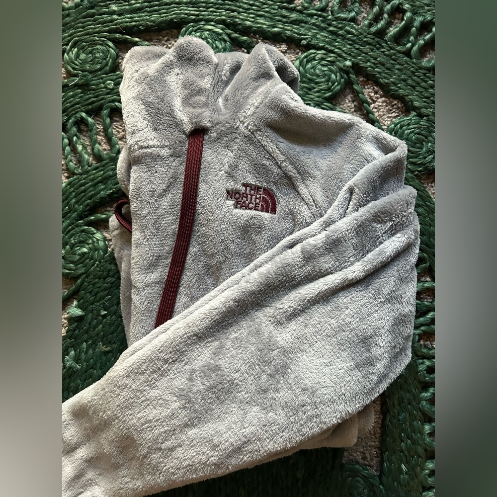 North Face Sweatshirt, Medium, Gray w Maroon Accents